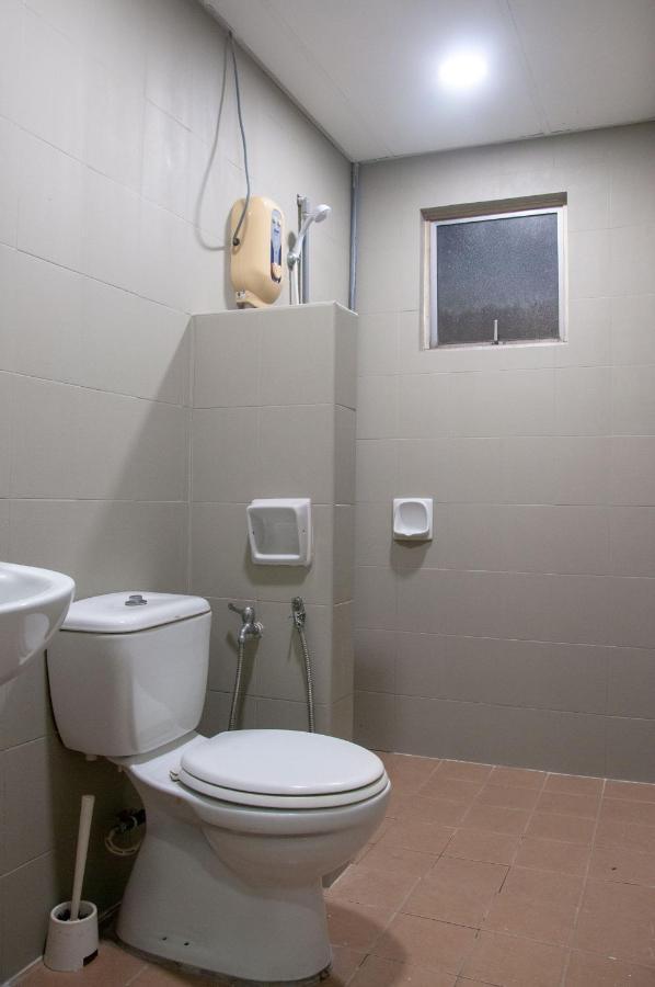 Five H Family Service Apartment Seri Kembangan Luaran gambar