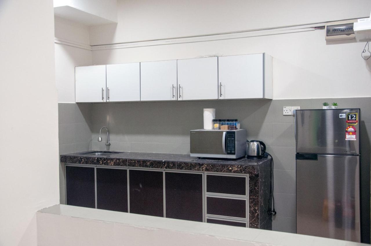 Five H Family Service Apartment Seri Kembangan Luaran gambar
