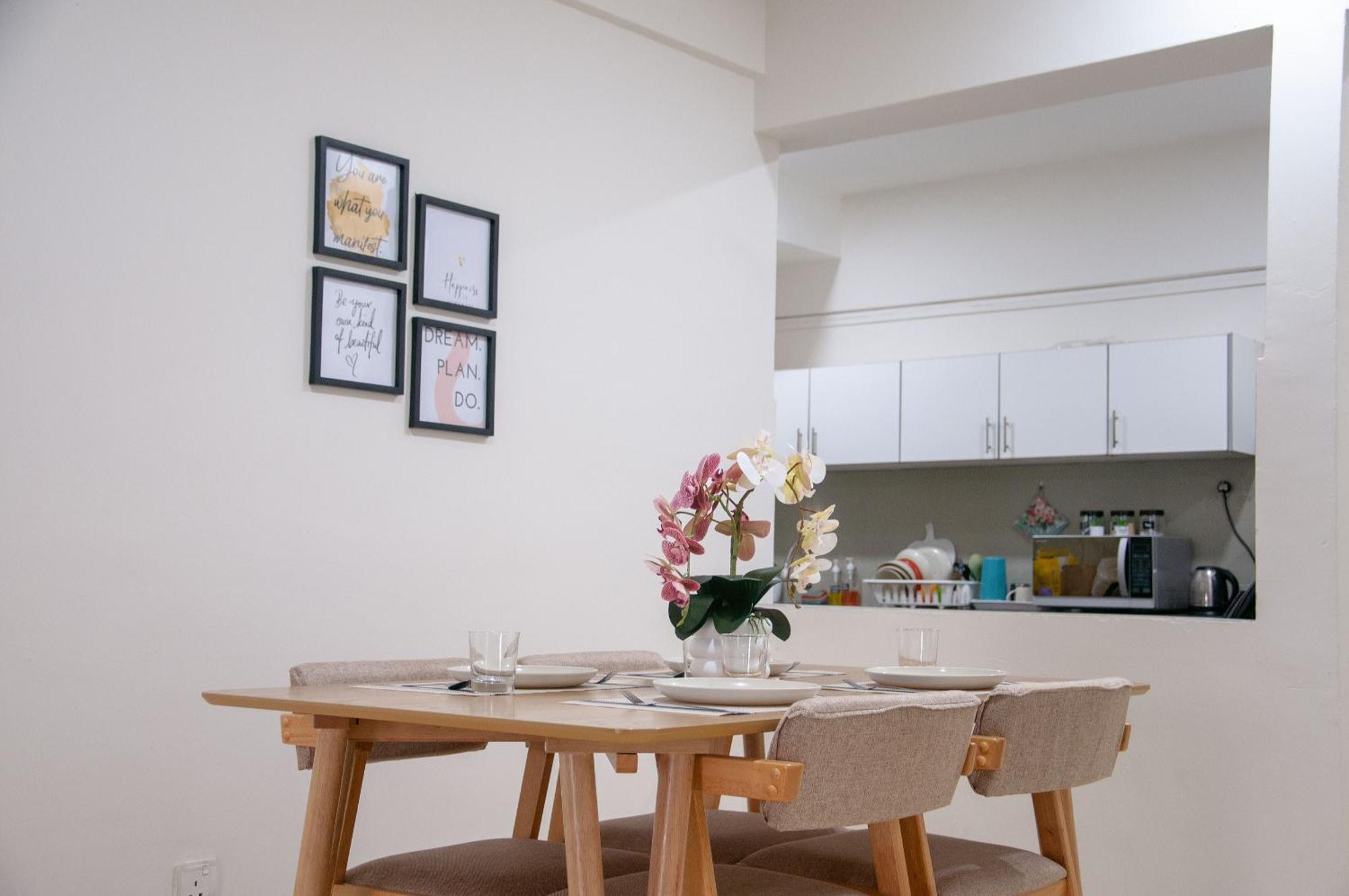 Five H Family Service Apartment Seri Kembangan Luaran gambar